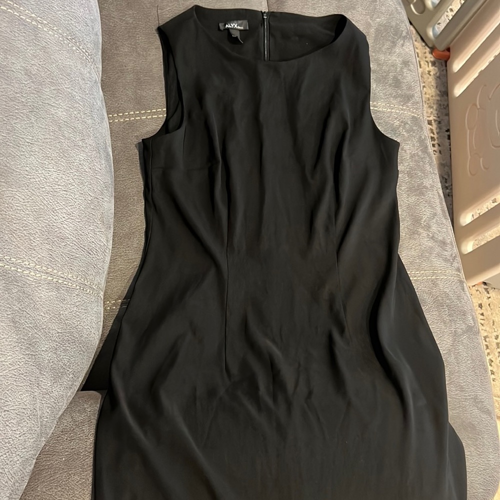 ALYX dress black sleeveless in great condition zipper in the back. Size 12
